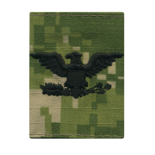 NAVY NWU Type III: Parka Rank Tab O6 CAPT. US NAVY Type 3 Parka Rank Tab: O-6 Captain in black embroidery.