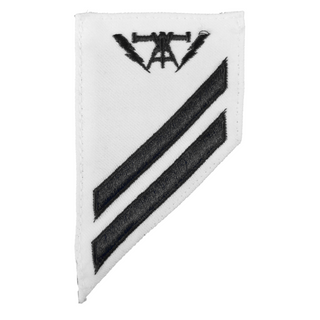 NAVY E2-E3 Combo Rating Badge: Fire Controlman - White
