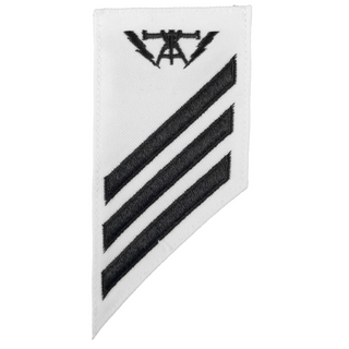 NAVY E2-E3 Combo Rating Badge: Fire Controlman - White