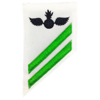 NAVY E2-E3 Combo Rating Badge: Aviation Ordnanceman - White