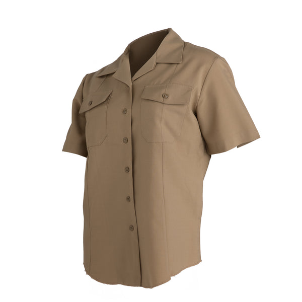 NAVY Women's Shirt in Khaki Poly Wool. USN Female Navy Service Uniform (SU) Khaki Shirt in polyester/wool fabric. This shirt is a basic uniform component for female for CO & CPO (Chief Petty Officers). Military blouse features a button front with collar, short sleeves, and two flap front pockets. Tan Khaki 75% Polyester, 25% Wool. Genuine, Official US Military Navy Uniform. Made in U.S.A.