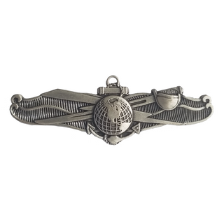 NAVY Metal Badge: Information Dominance Warfare Enlisted - Oxidized Full Size