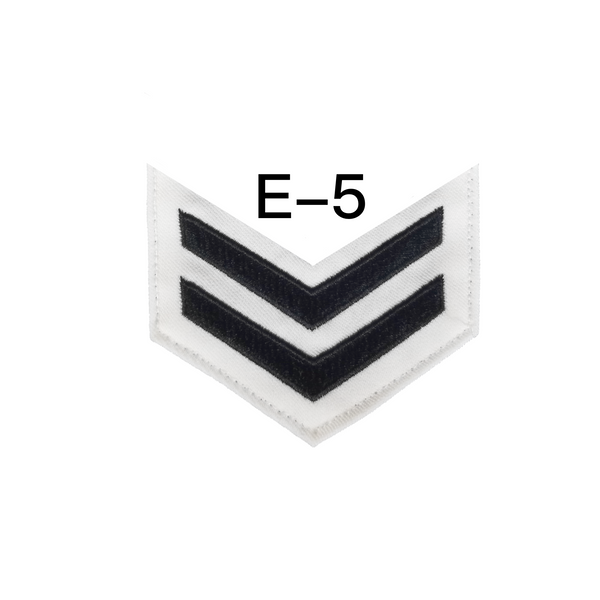 NAVY Men's E4-E6 Rating Badge: Gunner's Mate - White