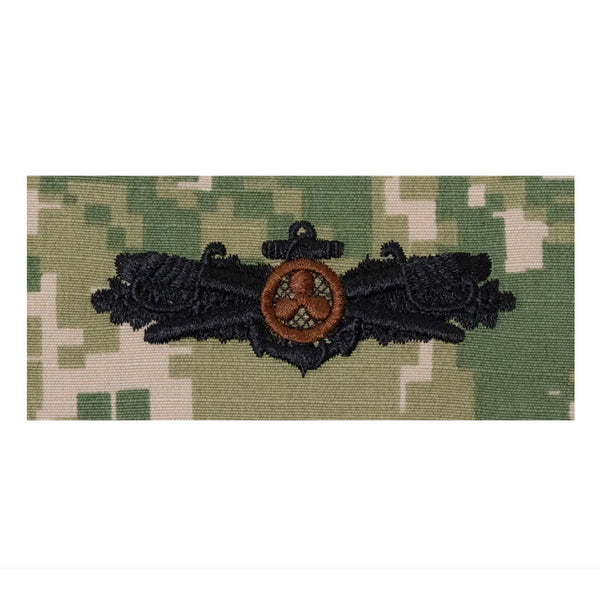 US NAVY Working Uniform Type 3 Embroidered Badge - Engineering Duty Officer. Black & brown embroidery on green Type III Woodland Digital Camo. Official U.S. Navy patch for the USN NWU Type III Uniform Blouse.